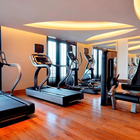 Marriott Executive Apartments Al Jaddaf, Dubai Eksteriør bilde The gym at the W Hotel in Dubai