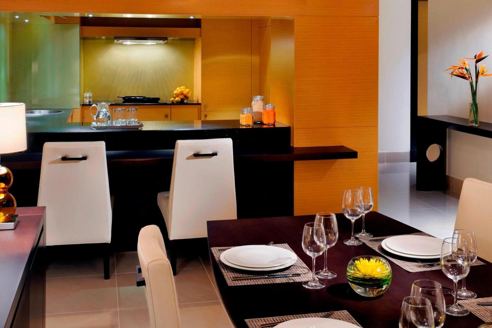Marriott Executive Apartments Al Jaddaf, Dubai Eksteriør bilde A kitchen in a W Residence