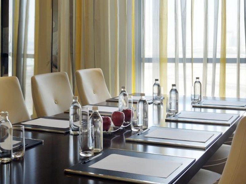 Marriott Executive Apartments Al Jaddaf, Dubai Eksteriør bilde Meeting room
