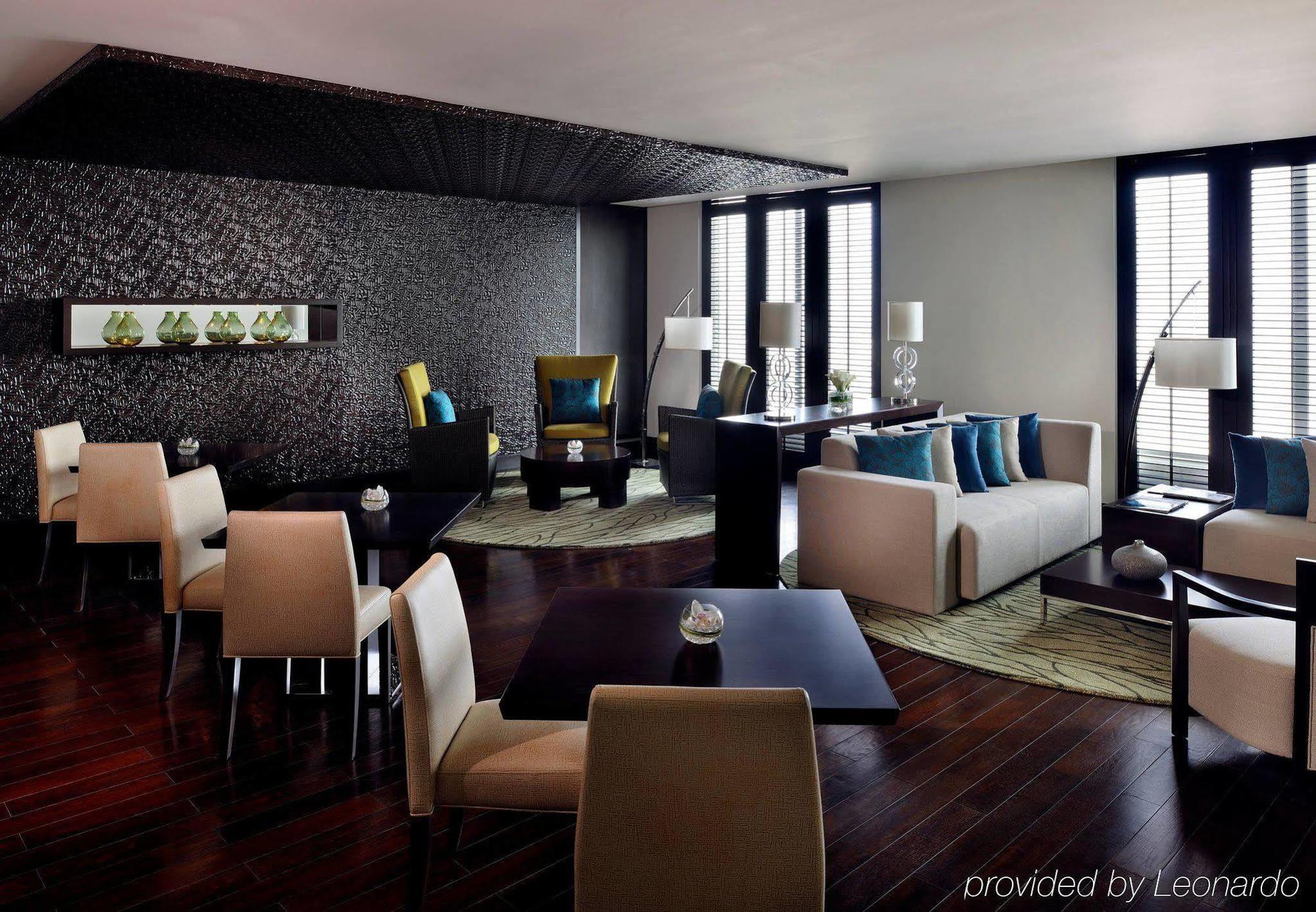 Marriott Executive Apartments Al Jaddaf, Dubai Eksteriør bilde The lounge at the airport
